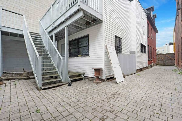 More Photos Of 113 Murray St, Ottawa Office For Sale