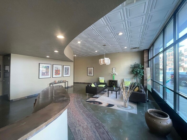 More Photos Of 4100 Shoreline Dr, Spring Park Apartments For Sale