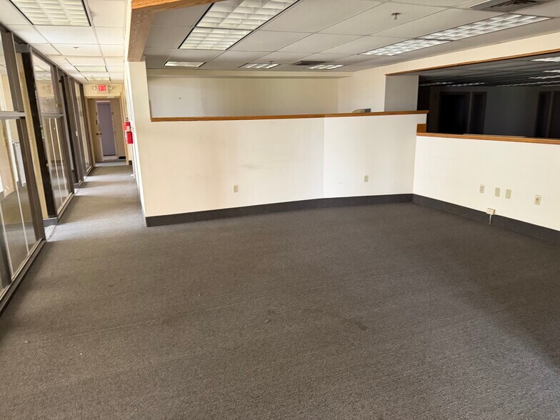 More Photos Of 2636 S Work St, Falconer Manufacturing For Lease