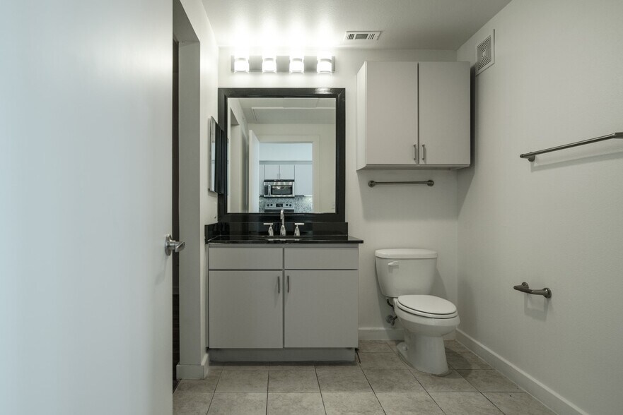 More Photos Of 127 E Riverside Dr, Austin Apartments For Lease