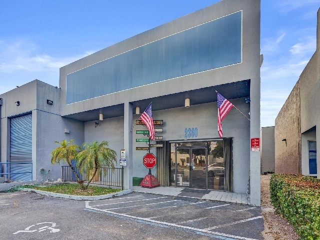 Primary Photo Of 2360 W 76th St, Hialeah Manufacturing For Sale