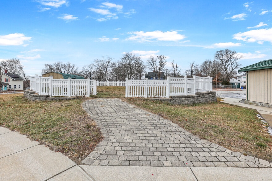 More Photos Of 651 Norwich Rd, Plainfield Schools For Sale