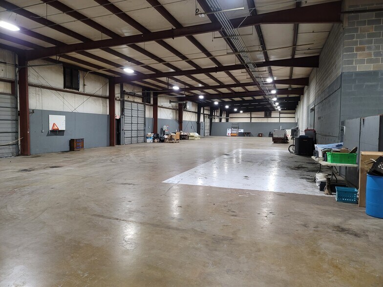 More Photos Of 148 Industrial Park Dr, Rockingham Warehouse For Sale