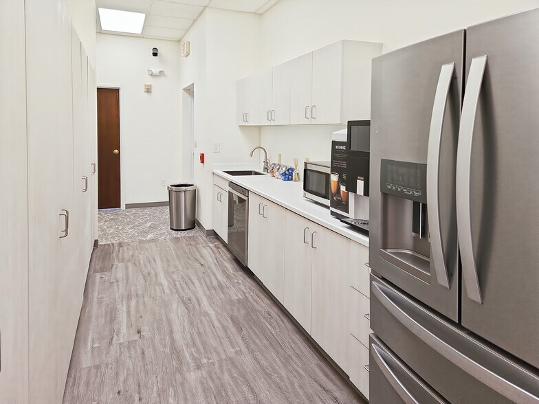 Primary Photo Of 332 N Harrison St, Davenport Coworking Space