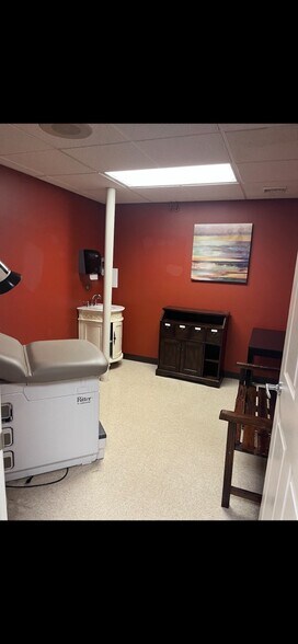 More Photos Of 412 Ewan Rd, Mullica Hill Medical For Lease
