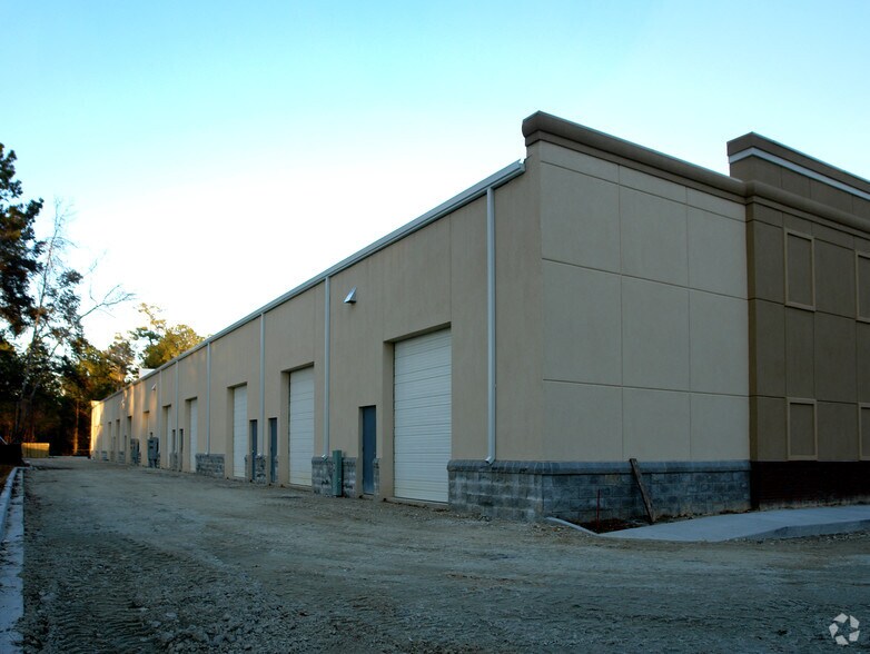 More Photos Of 2612 Larch Ln, Mount Pleasant Flex For Lease