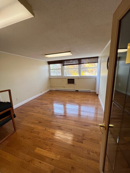 More Photos Of 357 E Center St, Manchester Office For Lease