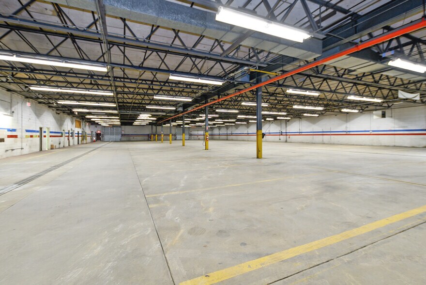 More Photos Of 3605 W 63rd St, Chicago Distribution For Lease