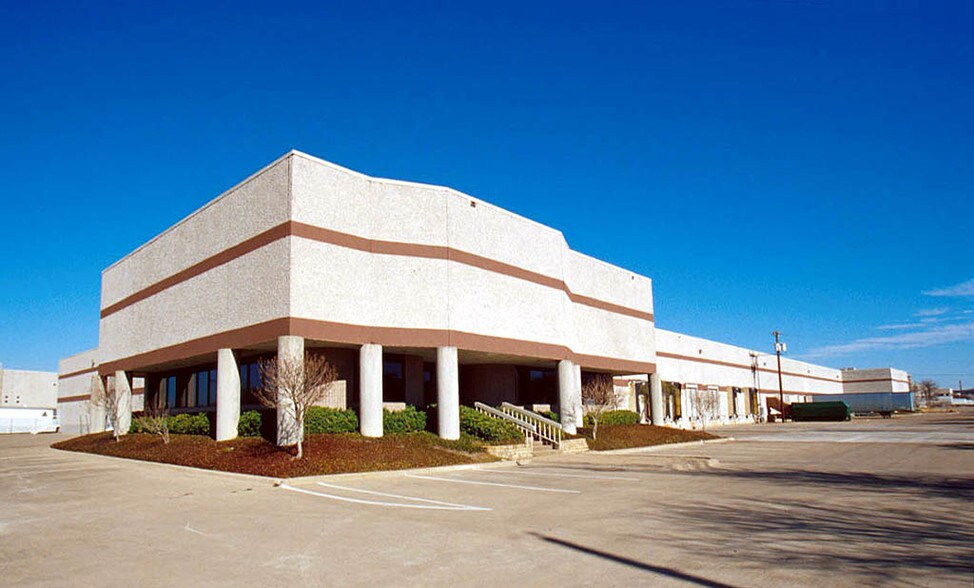 Primary Photo Of 3951 La Reunion Pky, Dallas Distribution For Lease