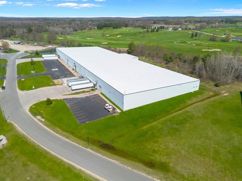 More Photos Of 1250 Commerce Dr, Farwell Manufacturing For Sale