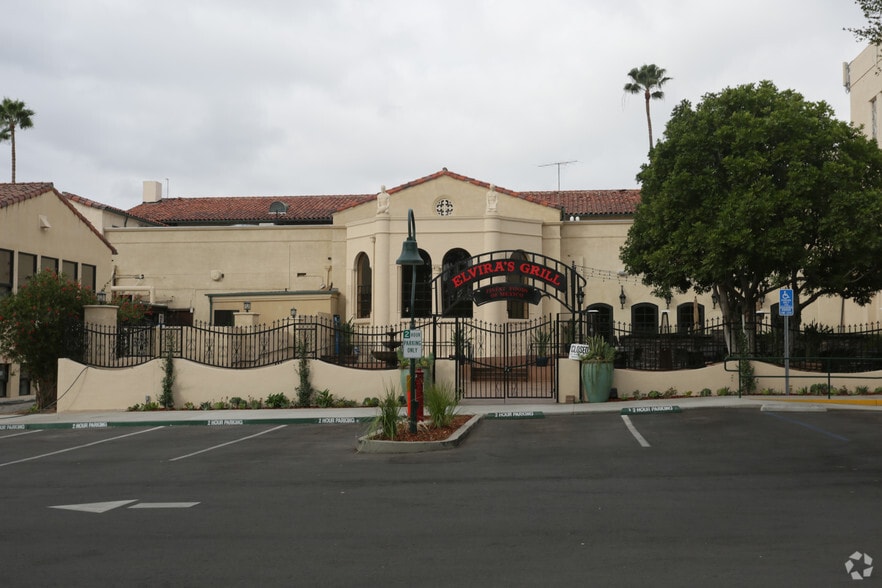 More Photos Of 405-415 W Foothill Blvd, Claremont Storefront Retail Office For Lease