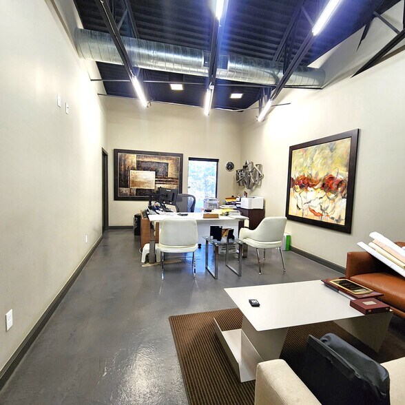 More Photos Of 817 NE 63rd St, Oklahoma City Office For Sale