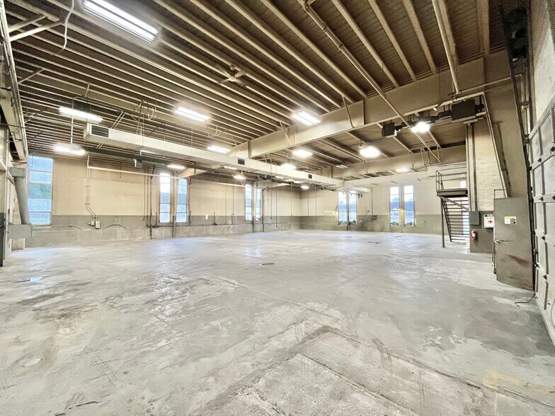 More Photos Of 1411 6th Ave, Grafton Showroom For Sale