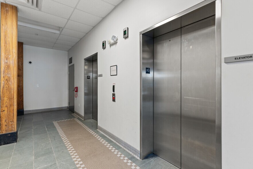 More Photos Of 140 Mill St, Lewiston Office Residential For Sale