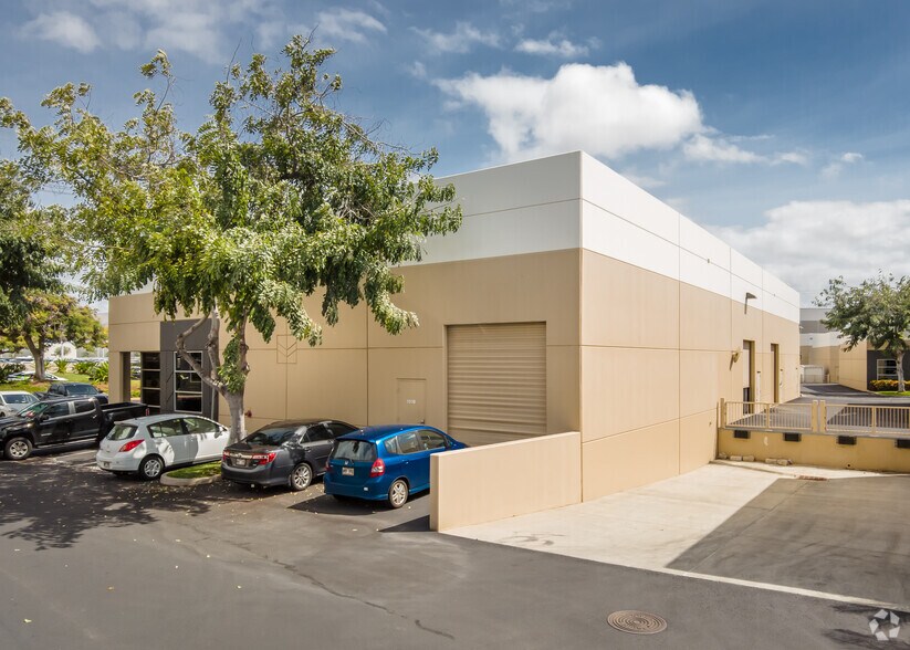More Photos Of 2114 Lauwiliwili St, Kapolei Warehouse For Lease