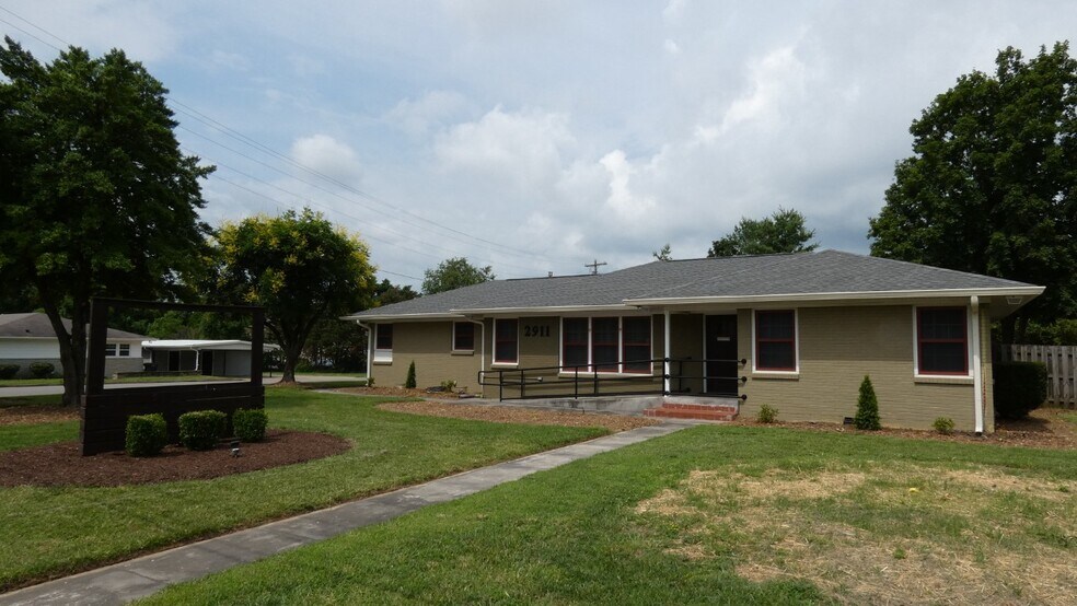 More Photos Of 2911 Middle Tennessee Blvd, Murfreesboro Office Residential For Lease