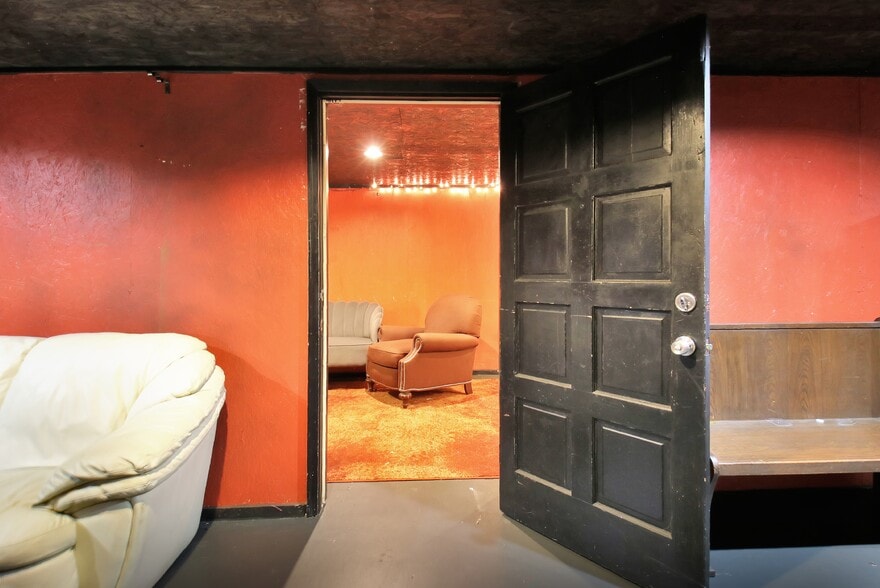 More Photos Of 7716 N Main St, Jonesboro Freestanding For Sale