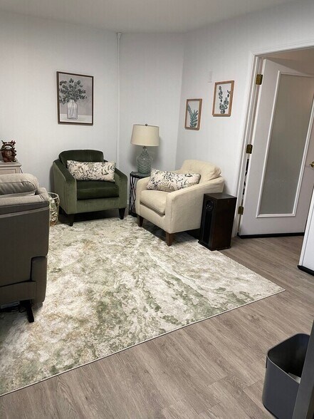 More Photos Of 2245 E State Route 69, Prescott Veterinarian Kennel For Sale