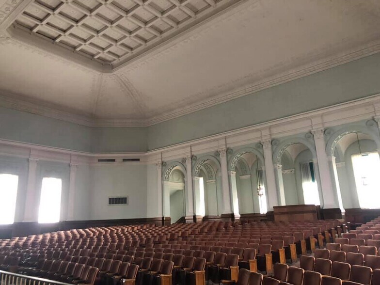 More Photos Of 2134-2158 Collingwood Blvd, Toledo Religious Facility For Sale