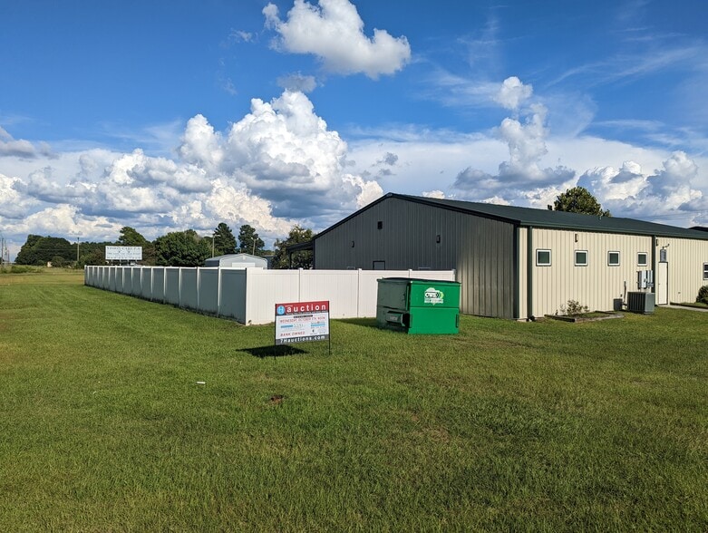 More Photos Of 2608 E Highway 76, Marion General Retail For Sale