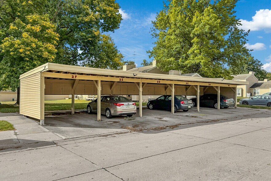 More Photos Of 2645 Newbury Cir, Burlington Apartments For Sale