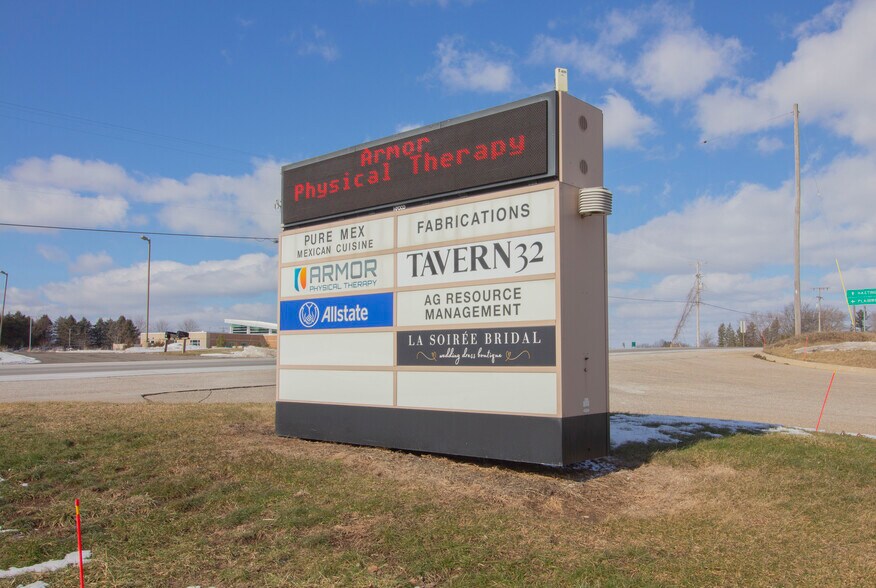 More Photos Of 8880 N 32nd St, Richland General Retail For Sale