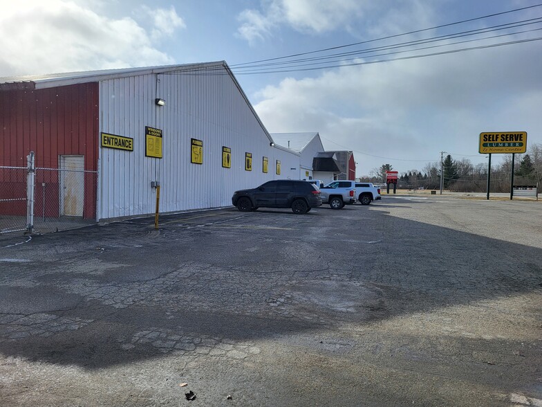 Primary Photo Of 830 Chestnut St, Reed City Warehouse For Sale