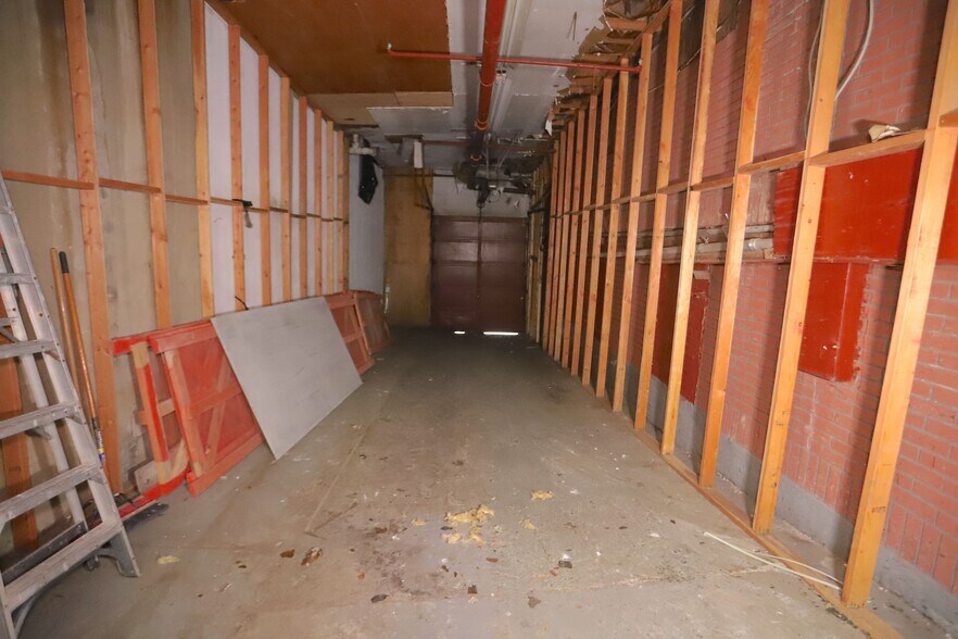 More Photos Of 136-138 34th St, Union City Warehouse For Lease