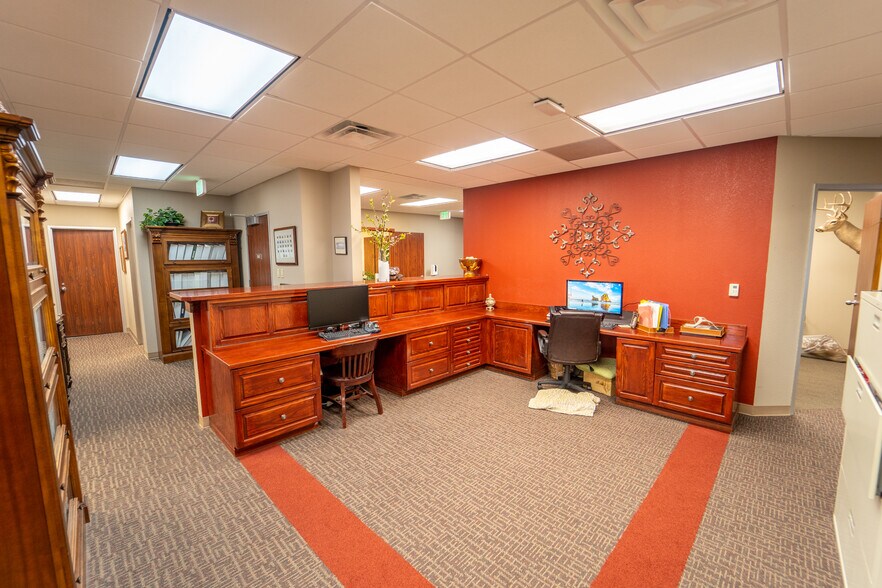 More Photos Of 115 Medical Dr, Victoria Medical For Sale