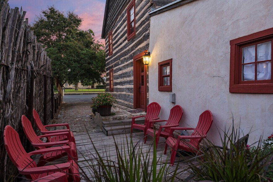 More Photos Of 104 E Austin St, Fredericksburg Storefront Retail Residential For Sale