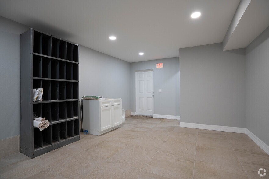 More Photos Of 404 Hargreaves Ave, Punta Gorda Office For Sale