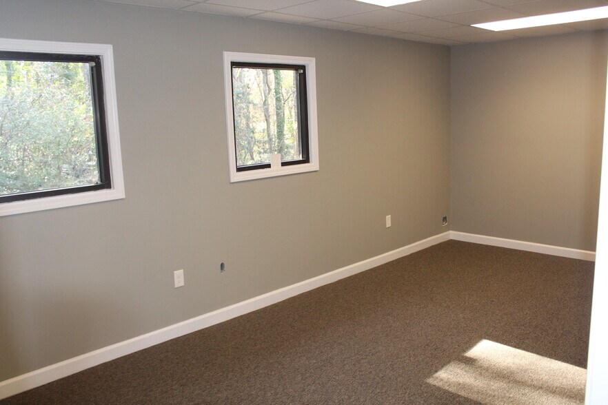 More Photos Of 409 Arrowhead Blvd, Jonesboro Office Residential For Lease