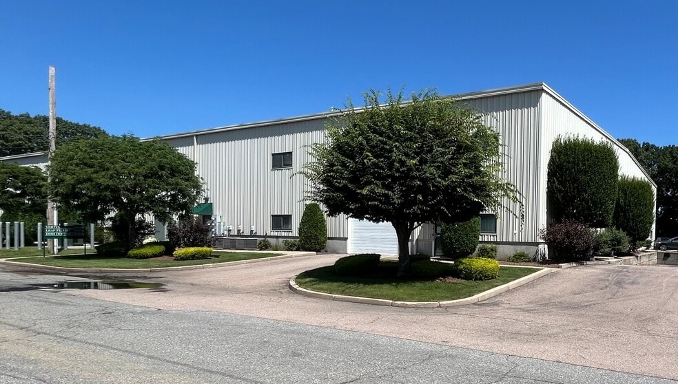 More Photos Of 69 Illinois Ave, Warwick Warehouse For Lease
