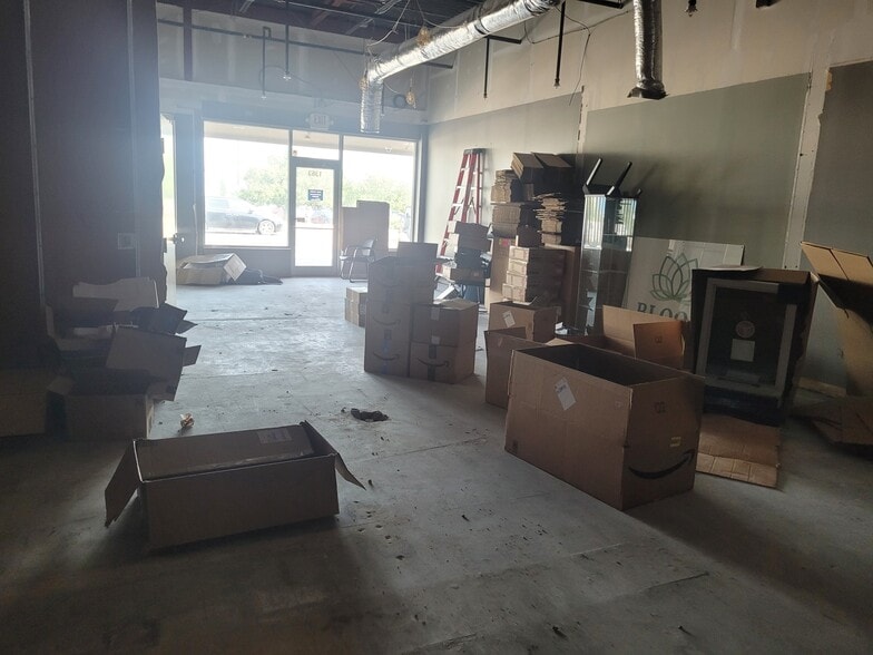 More Photos Of 1355-1369 Georgesville Rd, Columbus General Retail For Lease