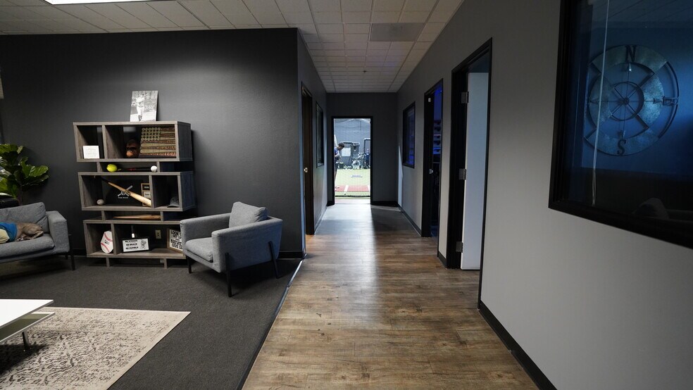 More Photos Of 731 Pilot Rd, Las Vegas Light Distribution For Lease