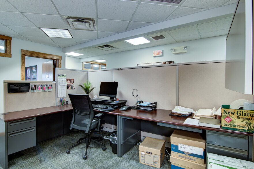 More Photos Of 3624 Oakwood Hills Pky, Eau Claire Office For Sale
