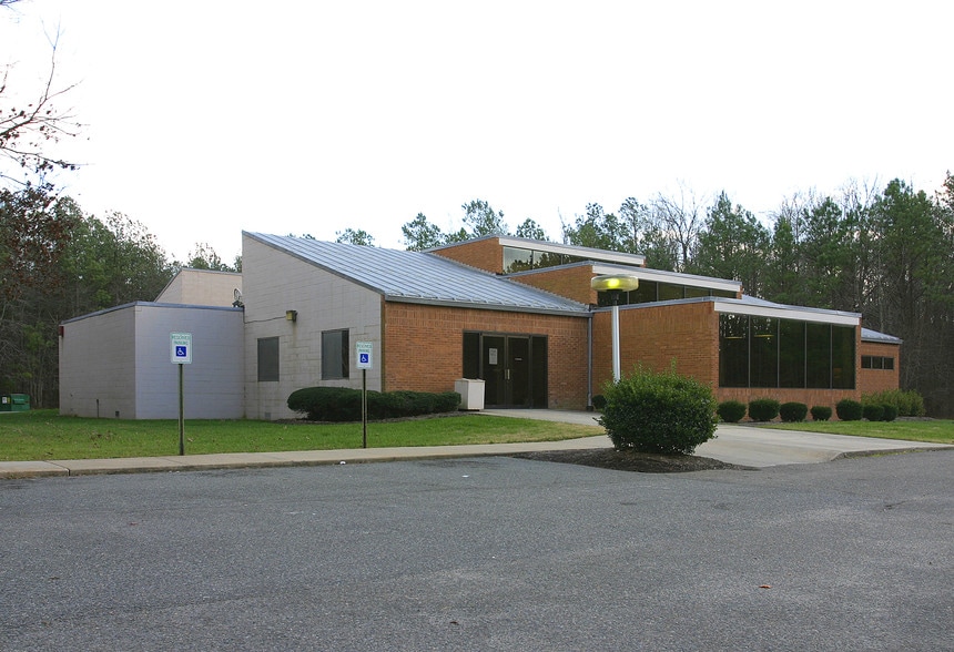 Primary Photo Of 635 N Washington Hwy, Ashland Medical For Sale