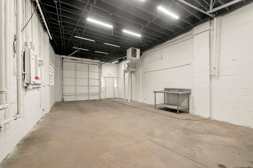 More Photos Of 35812 W Michigan Ave, Wayne Carwash For Lease