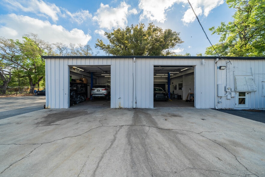 More Photos Of 14041 N Florida Ave, Tampa Auto Dealership For Sale