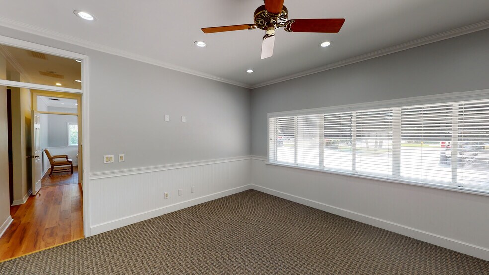 More Photos Of 2127 10th Ave, Vero Beach Office Residential For Sale