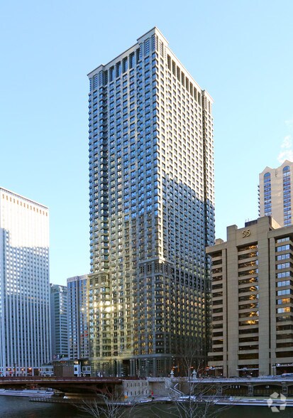 More Photos Of 35 W Wacker Dr, Chicago Office For Lease