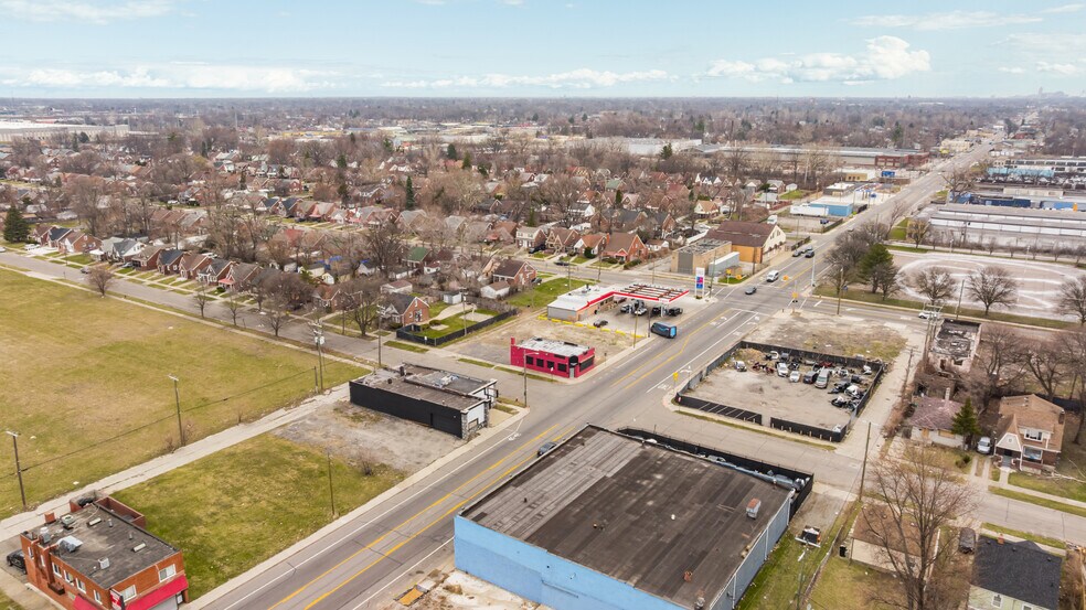 More Photos Of 14700 W Chicago St, Detroit Freestanding For Sale