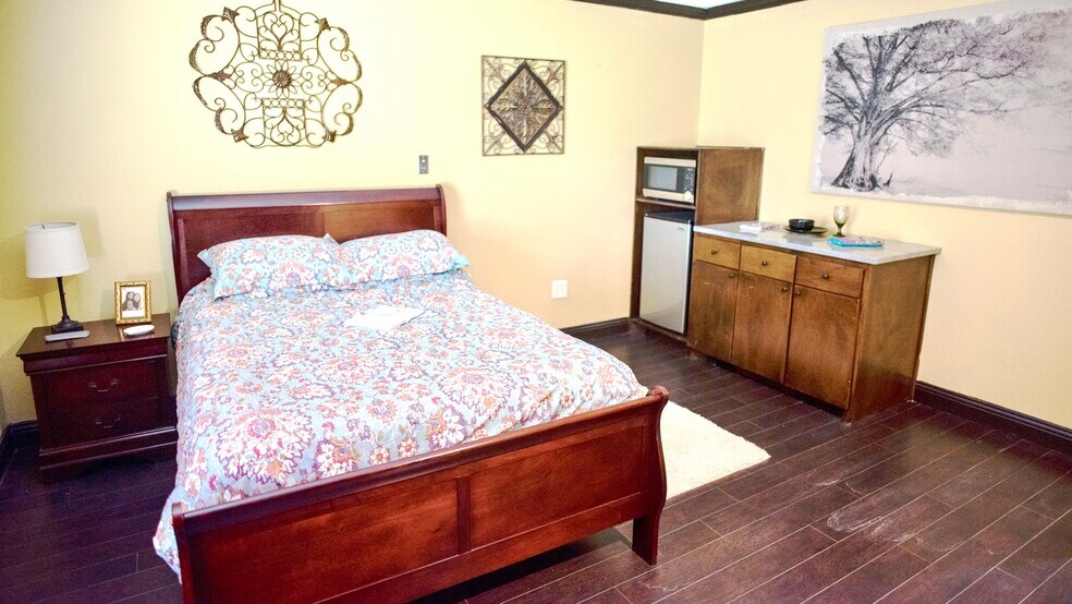 More Photos Of 8579 State Highway 31 W, Athens Skilled Nursing Facility For Lease