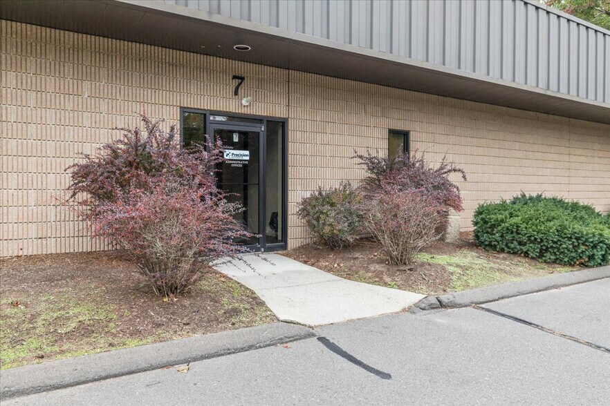 More Photos Of 7 Annginna Dr, Enfield Light Manufacturing For Lease