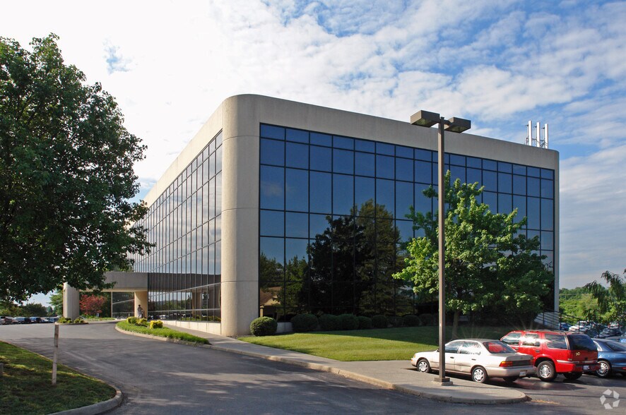 More Photos Of 4910 Valley View Blvd, Roanoke Medical For Sale