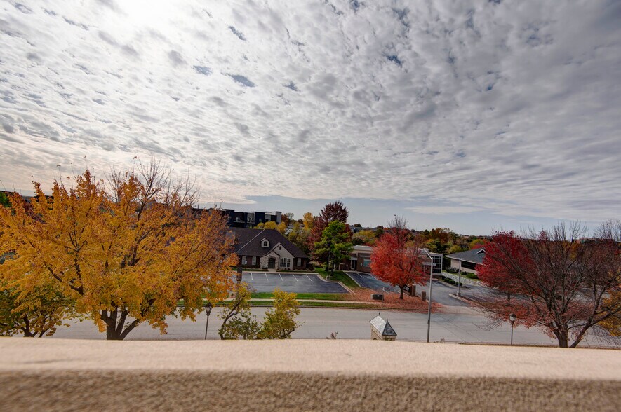 More Photos Of 1531 E Bradford Pky, Springfield Medical For Sale