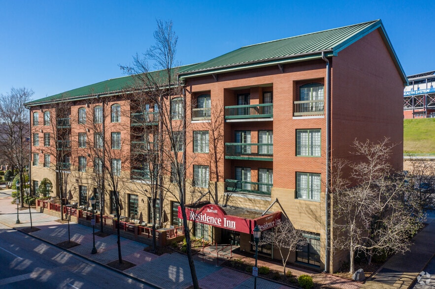 More Photos Of 215 Chestnut St, Chattanooga Hotel For Sale