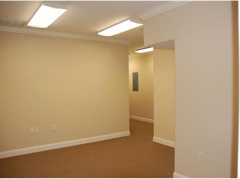 More Photos Of 8376 Six Forks Rd, Raleigh Office For Lease