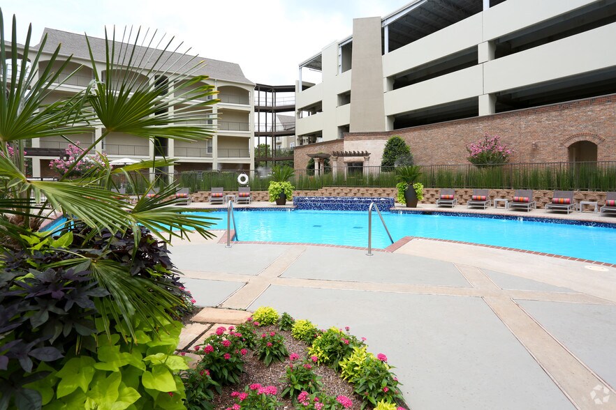 More Photos Of 301-409 N Walker Ave, Oklahoma City Apartments For Lease