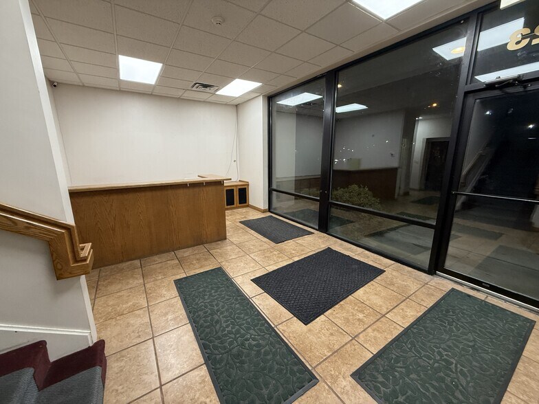More Photos Of 723 W Columbia Ln, Provo Showroom For Sale